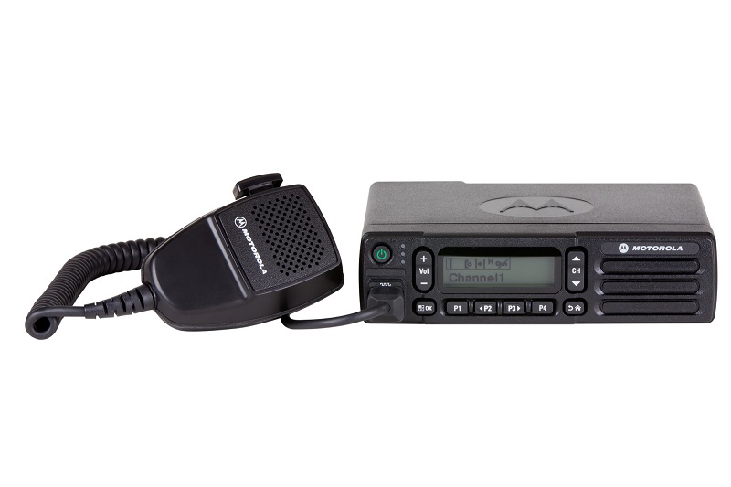 MOTOTRBO-Mid-Tier-Radio-with-microphone